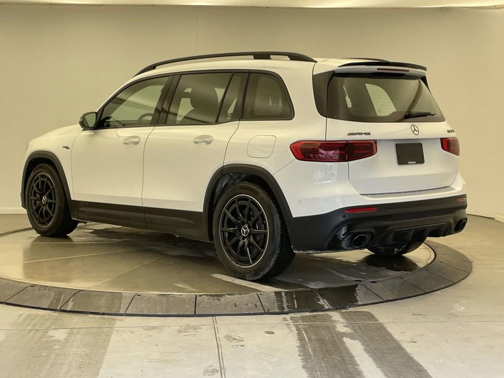 Used 2025 Mercedes-Benz GLB 35 AMG 4MATIC image 3