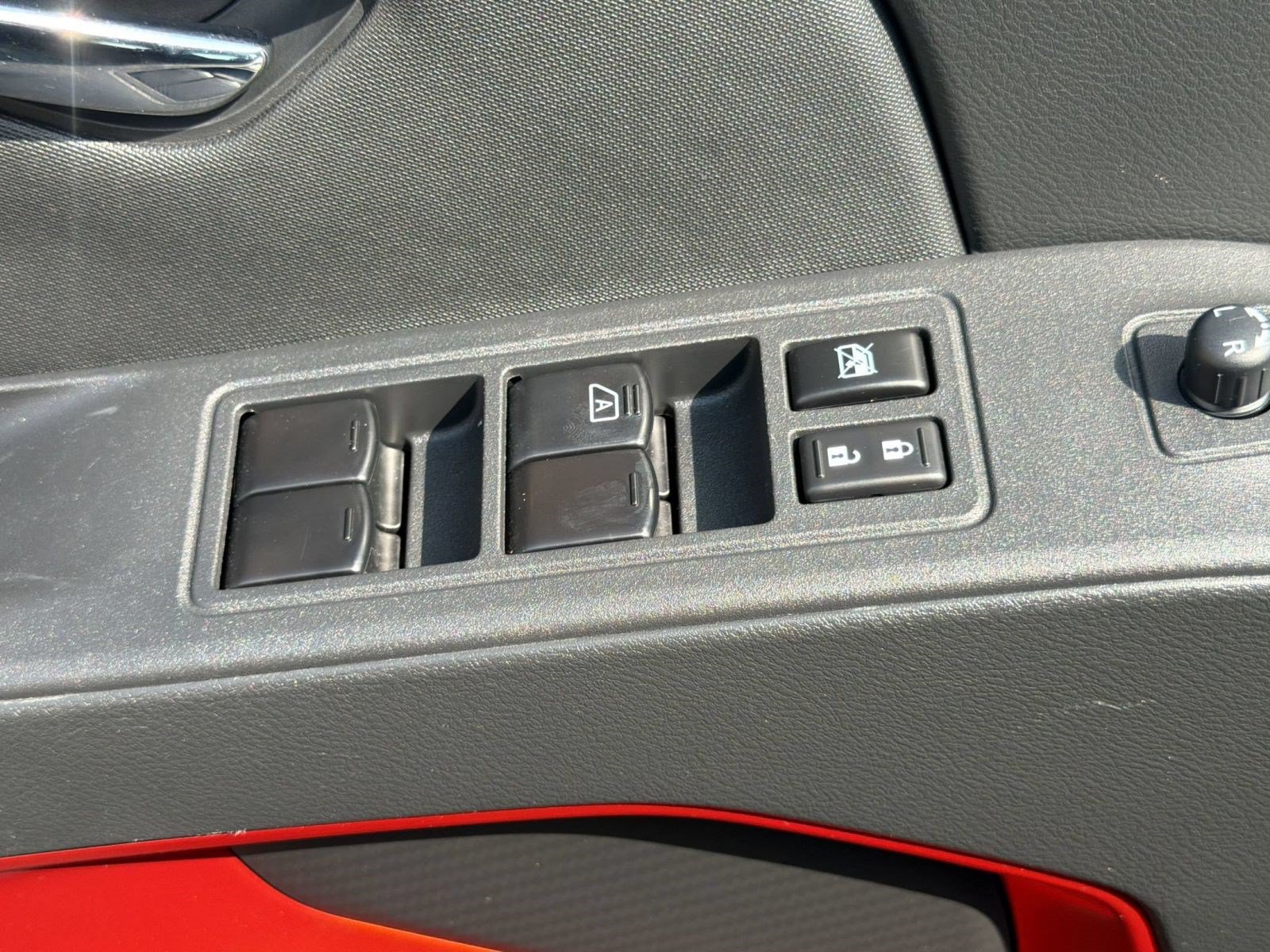 Used 2022 Nissan Frontier Pro-X RWD image 13