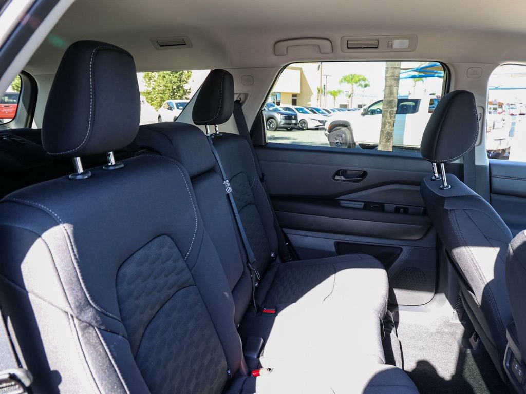 New 2026 Nissan Pathfinder SV image 18