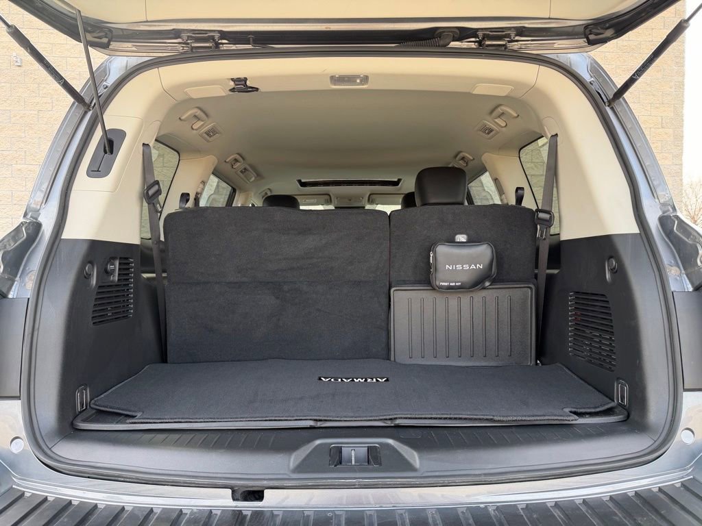 Used 2024 Nissan Armada SL w/ Captain's Chairs Package image 10