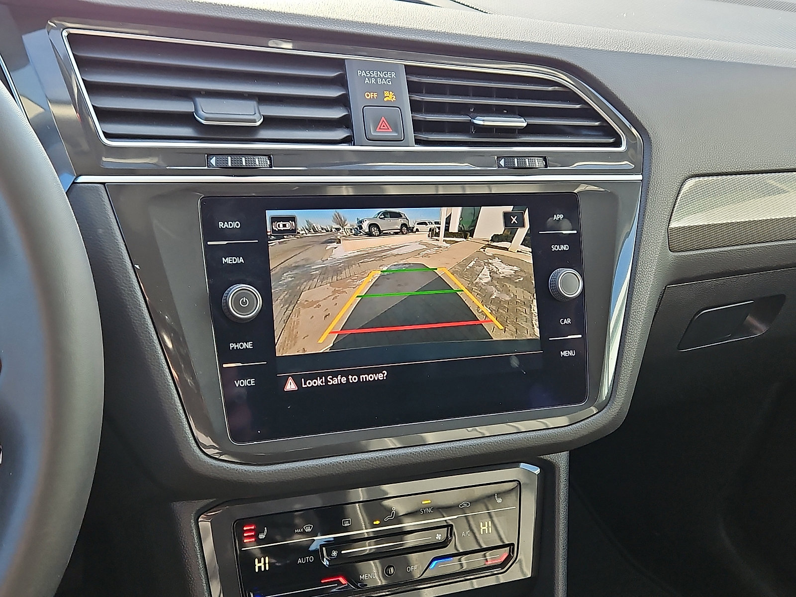 Certified 2022 Volkswagen Tiguan SE image 16