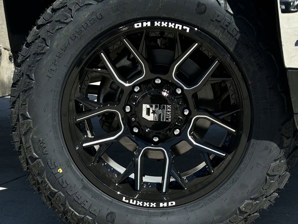 Used 2024 Chevrolet Silverado 2500 LTZ w/ LTZ Convenience Package image 8