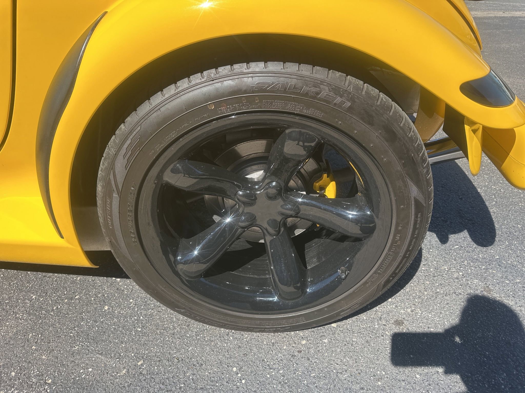 Used 1999 Plymouth Prowler RWD image 16