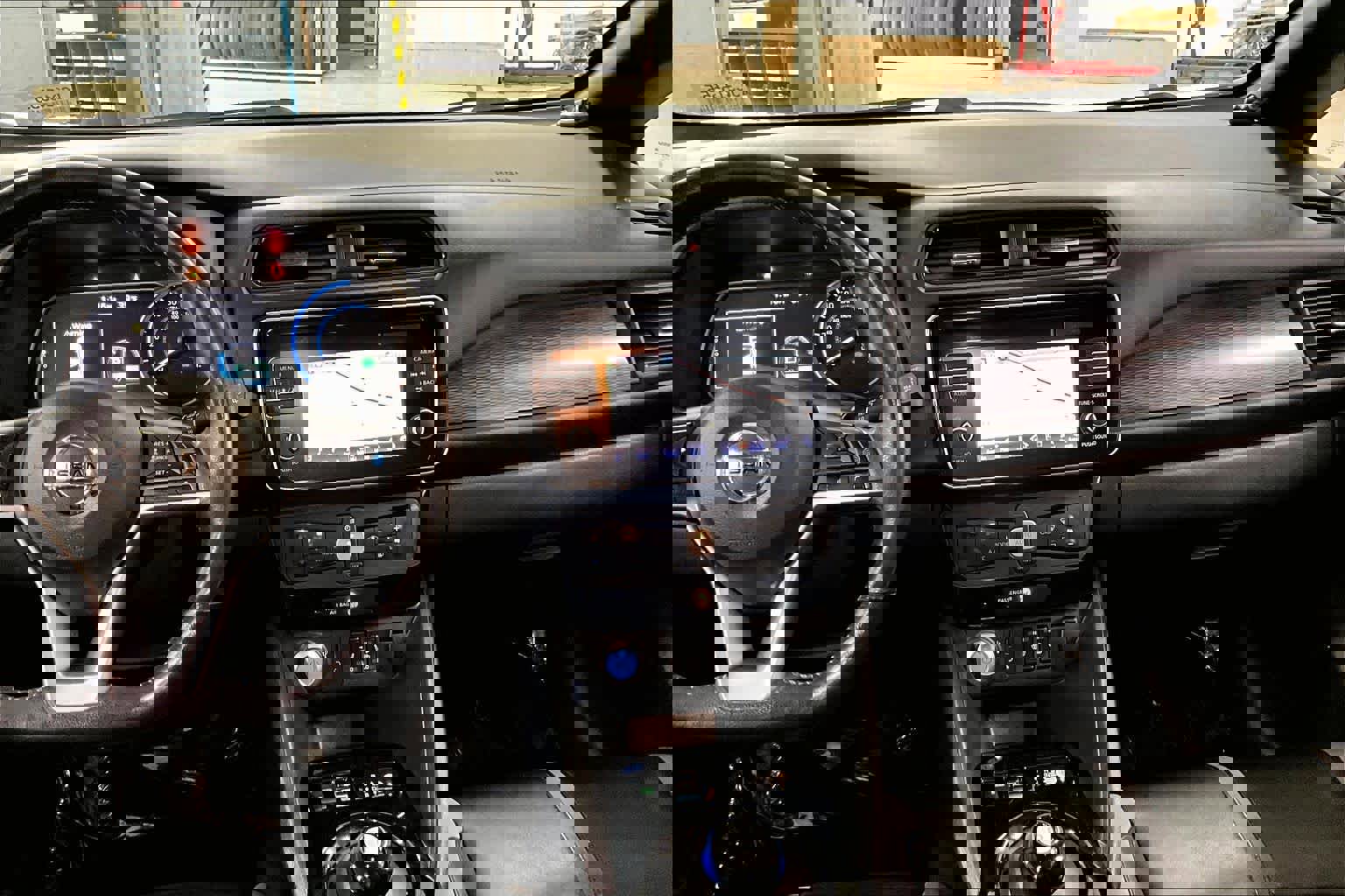 Used 2018 Nissan Leaf SL w/ SL Technology Package image 6