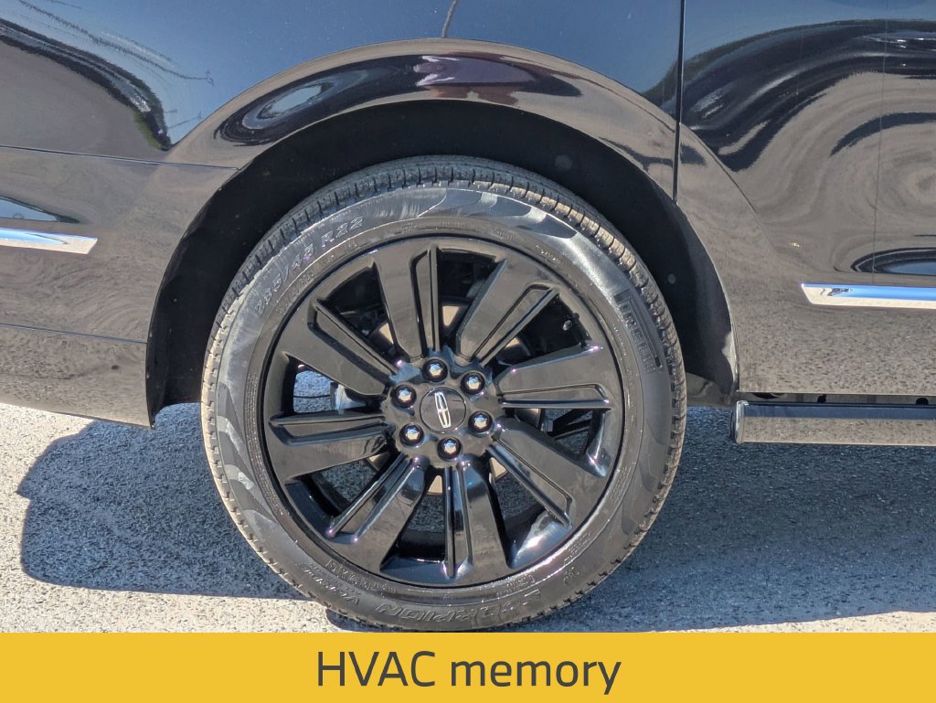 Used 2023 Lincoln Navigator L Reserve RWD image 12