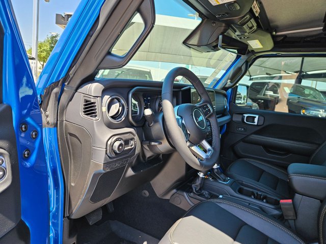 New 2026 Jeep Wrangler Unlimited Sahara AWD/4WD image 3
