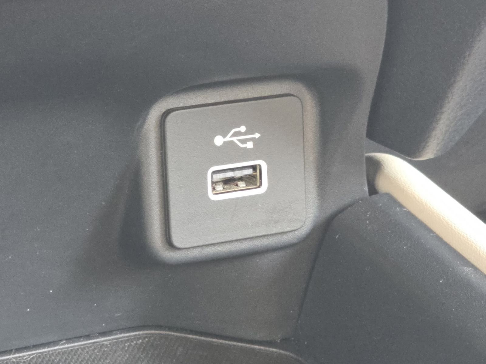 Certified 2023 Honda HR-V LX image 4