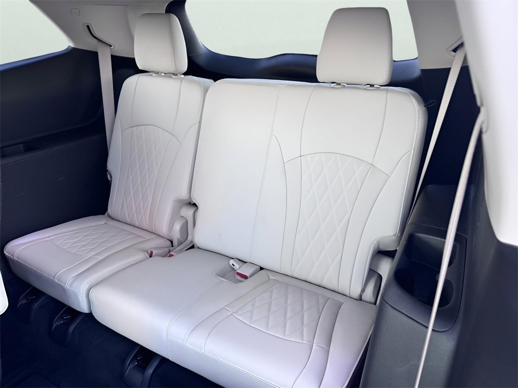 Used 2023 Buick Enclave Avenir w/ Avenir Technology Package image 15