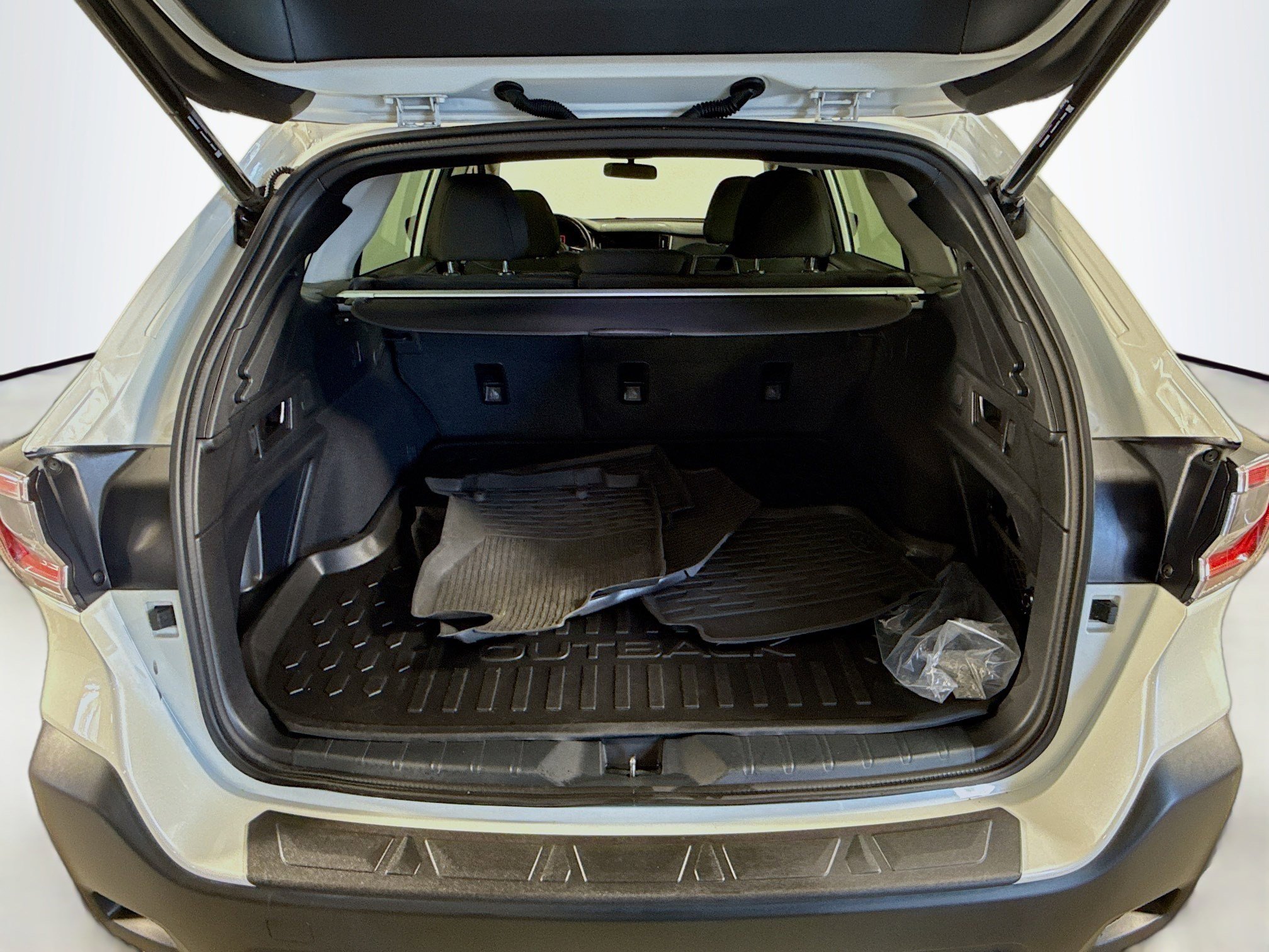 Used 2023 Subaru Outback Premium image 35