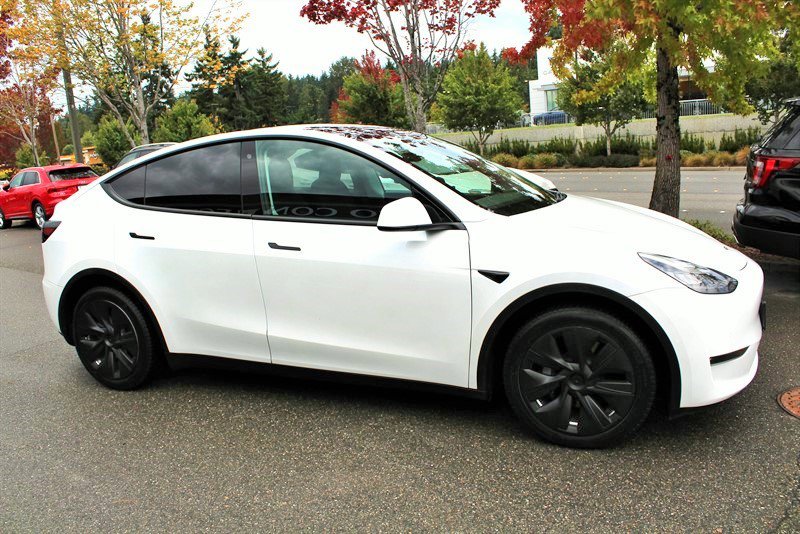 Used 2020 Tesla Model Y Long Range image 7