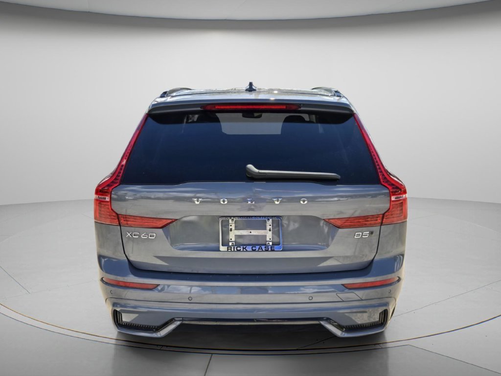 Used 2024 Volvo XC60 B5 Plus AWD/4WD image 5