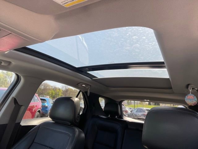 Used 2023 Chevrolet Equinox Premier AWD/4WD image 31