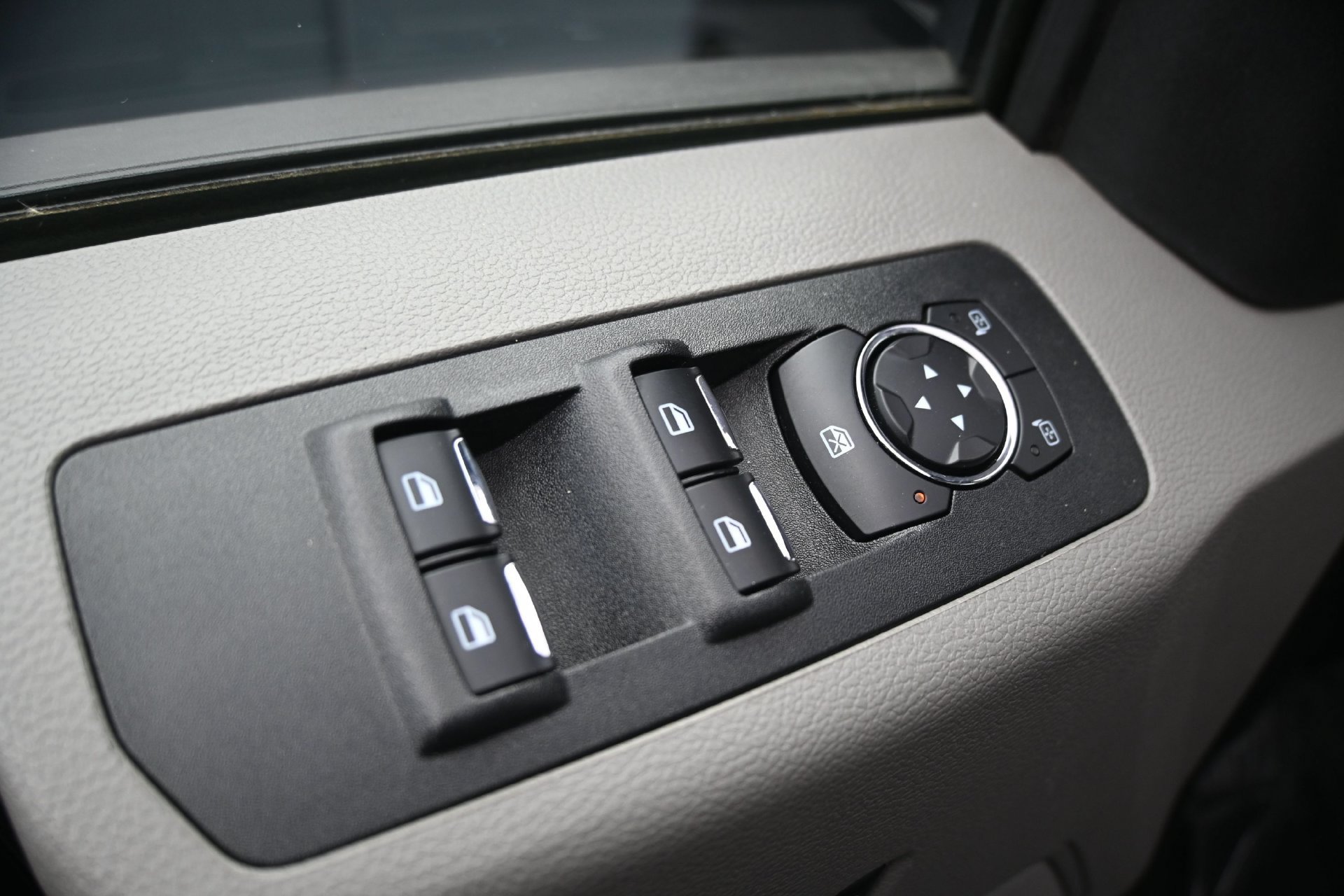 Used 2019 Ford F150 XLT w/ Equipment Group 302A Luxury AWD/4WD image 23