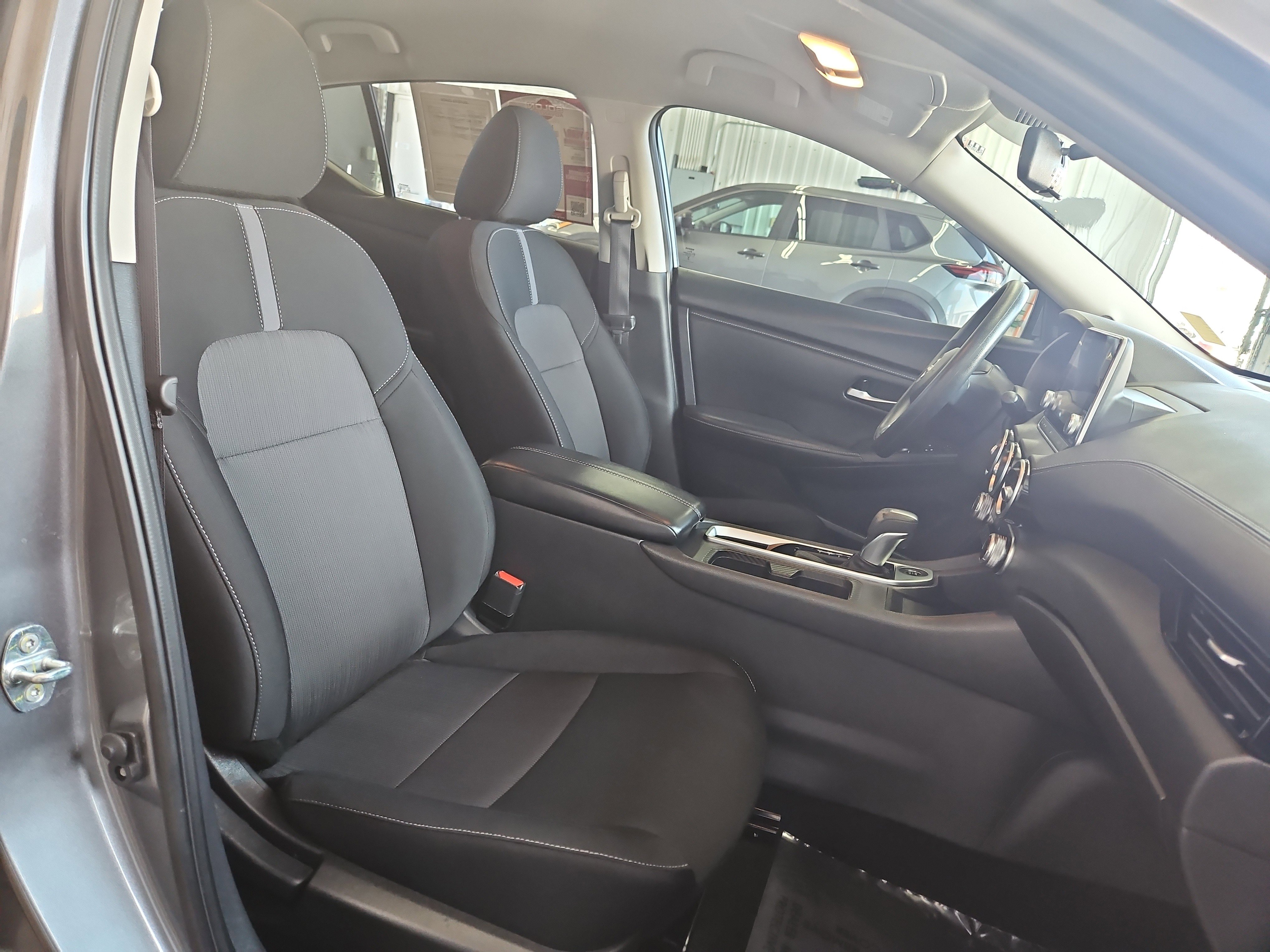 Used 2024 Nissan Sentra SV FWD image 9