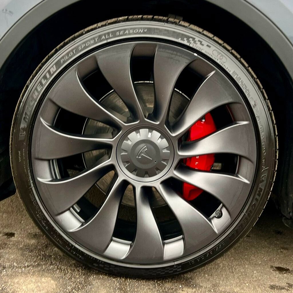 Used 2023 Tesla Model Y Performance image 27