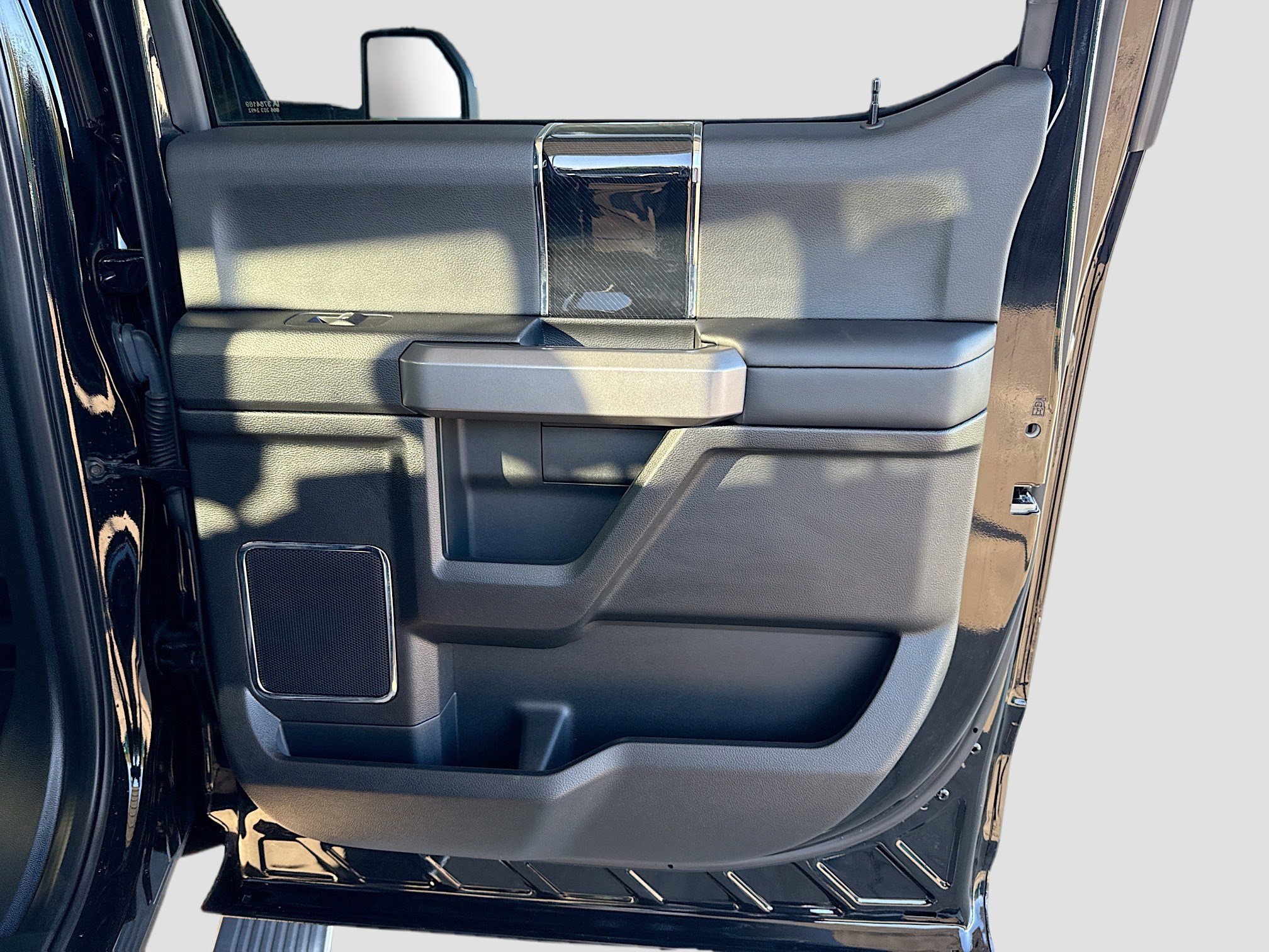 Used 2020 Ford F350 Platinum w/ Snow Plow Prep Package image 27