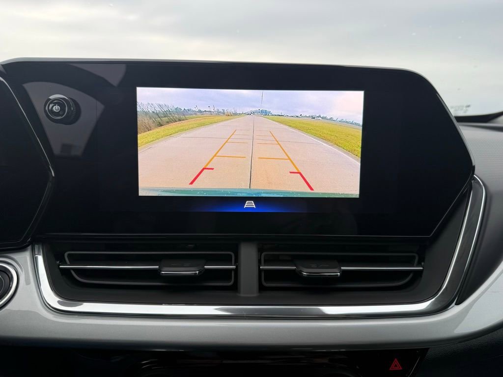 New 2026 Chevrolet Trax LT w/ Driver Confidence Package FWD image 40