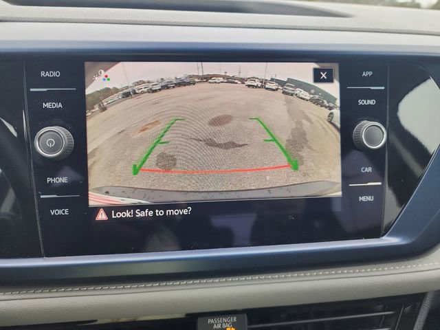 Used 2024 Volkswagen Taos SE image 19