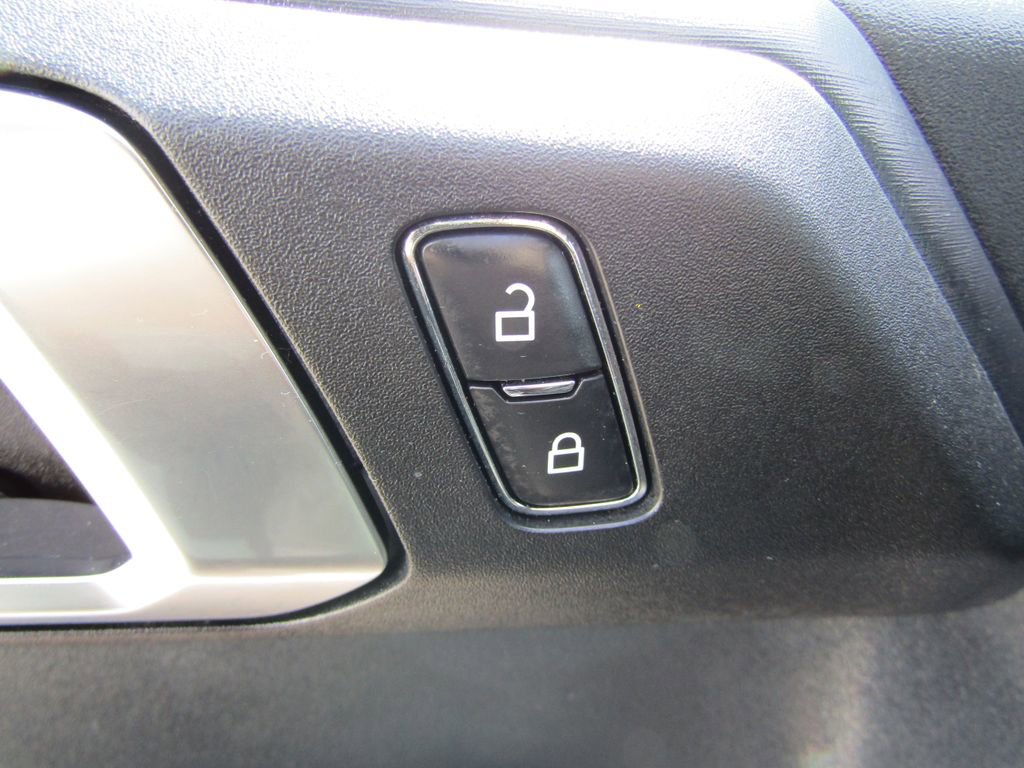 Used 2025 Ford Bronco Outer Banks AWD/4WD image 24