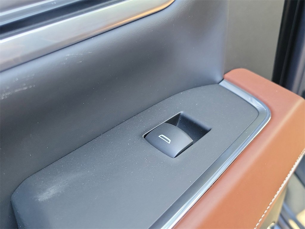 New 2025 GMC Sierra 3500 Denali Ultimate image 11