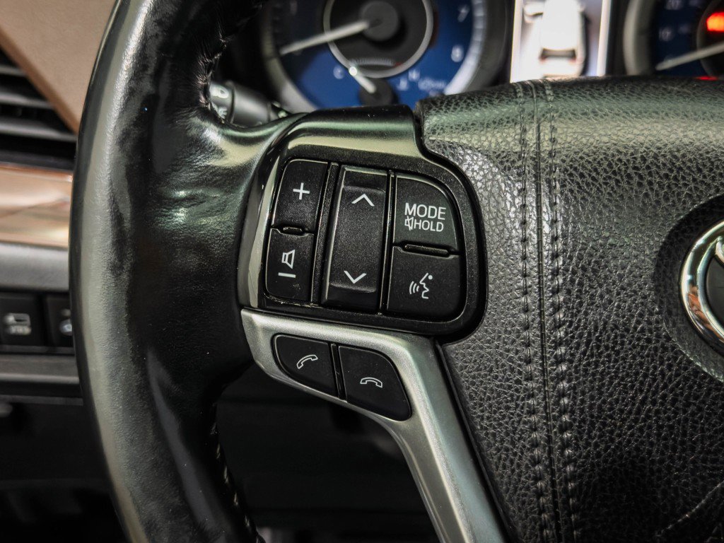 Used 2020 Toyota Sienna Limited Premium w/ Carpet Mat Package AWD/4WD image 35