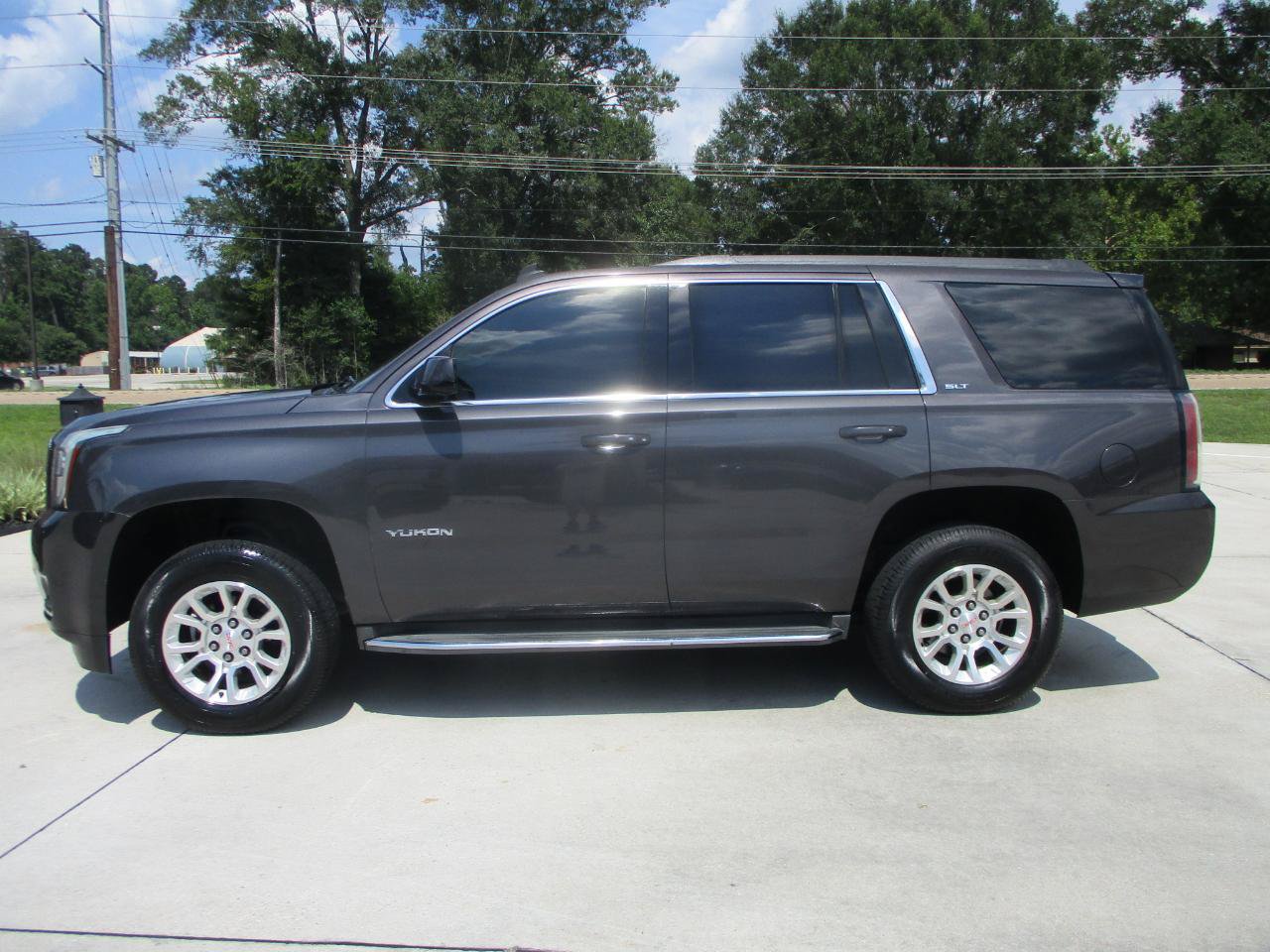 Used 2015 GMC Yukon SLT w/ HD Trailering Package RWD image 2