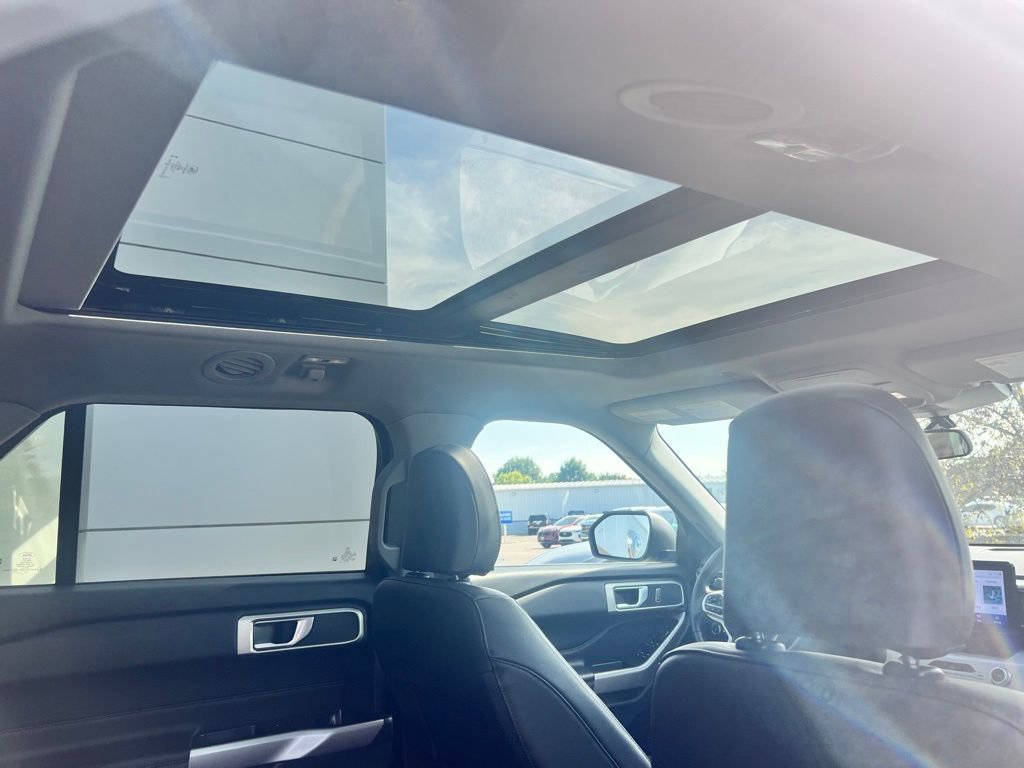 Used 2023 Ford Explorer XLT w/ Equipment Group 202A image 37