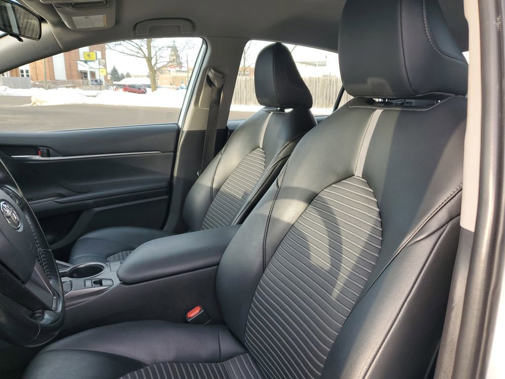 Used 2021 Toyota Camry SE image 12