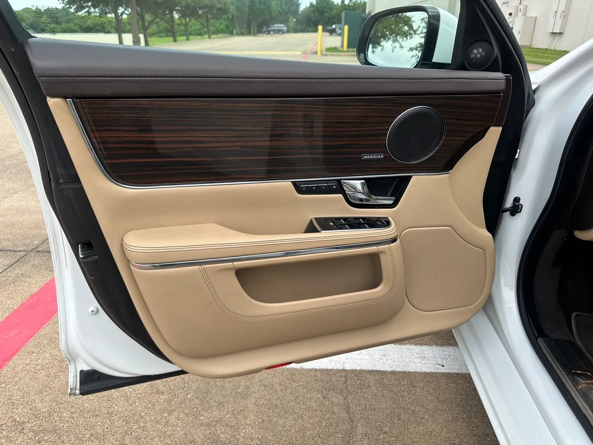 Used 2013 Jaguar XJ L Portfolio RWD image 18