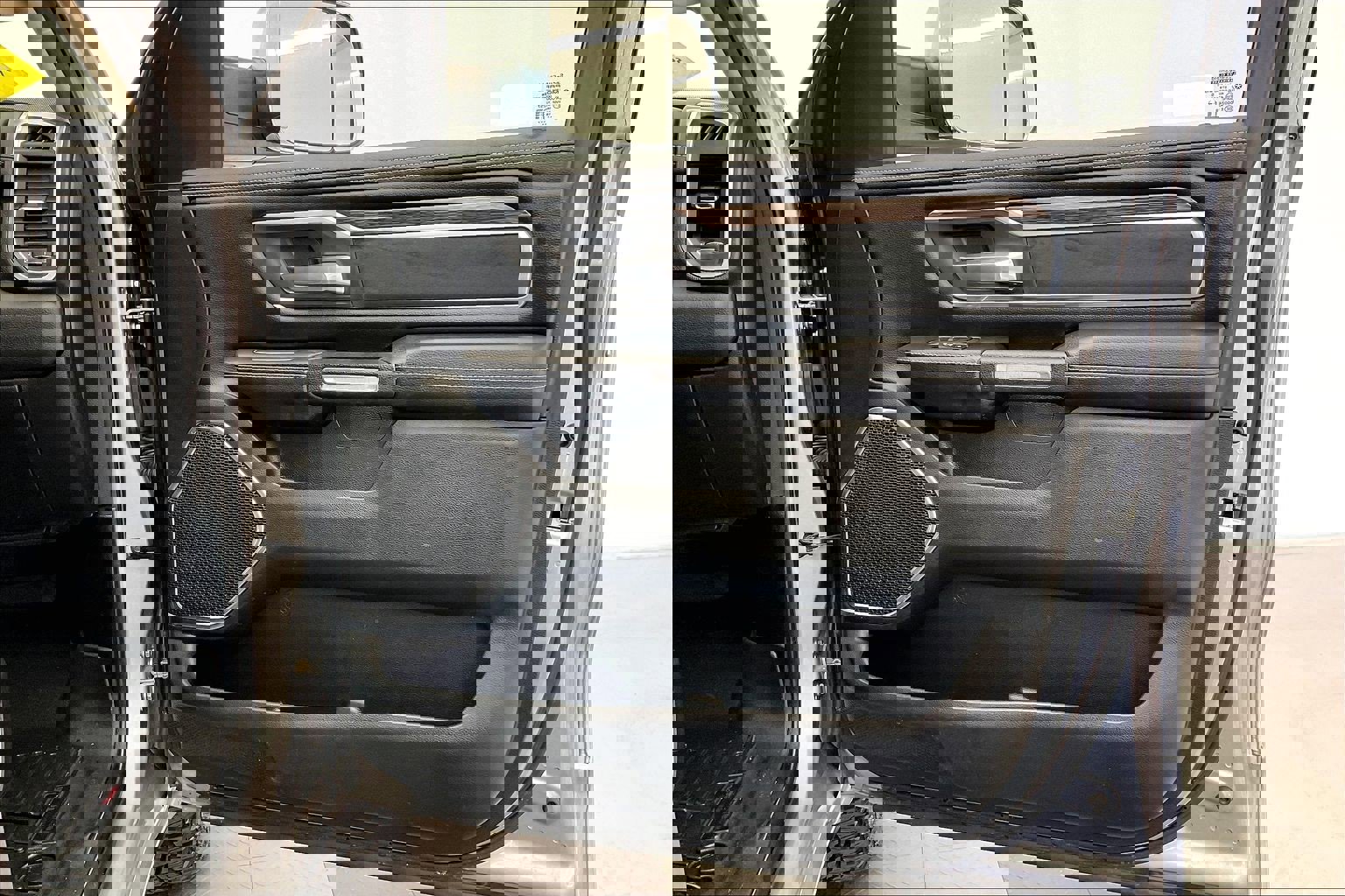 Used 2020 RAM 1500 Laramie image 26