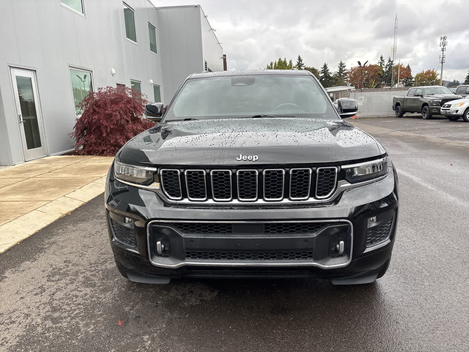 Certified 2022 Jeep Grand Cherokee Overland AWD/4WD image 7