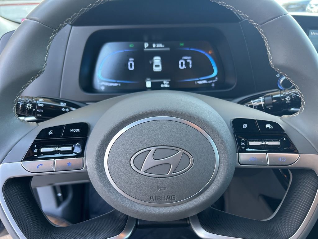 Used 2025 Hyundai Elantra Sport image 22