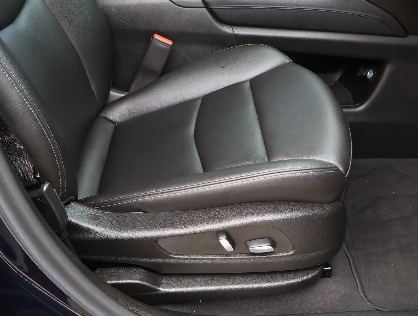 Used 2022 Cadillac XT6 Luxury FWD image 21