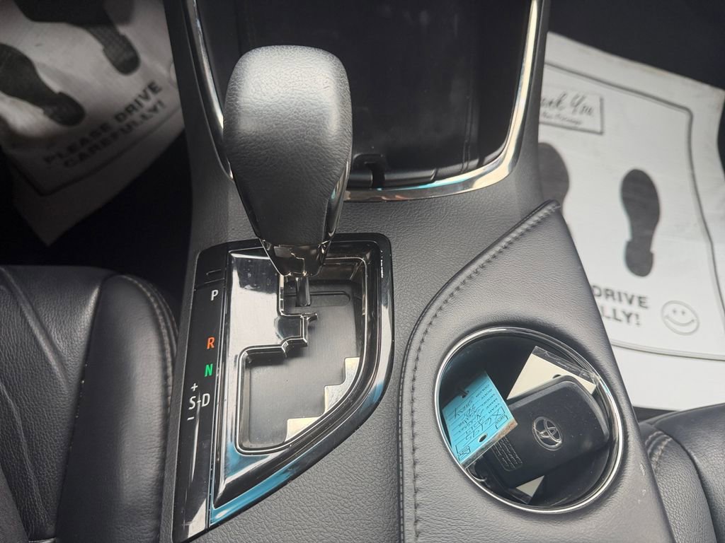 Used 2018 Toyota Avalon XLE w/ Carpet Mat Package image 20