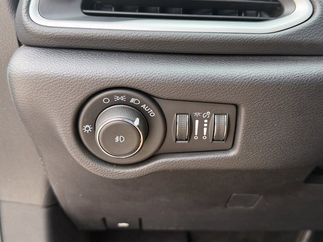 Used 2020 Chrysler Pacifica Touring-L w/ Advanced Safetytec Group image 8