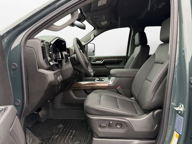 New 2026 Chevrolet Silverado 2500 LT w/ All Star Edition AWD/4WD image 9