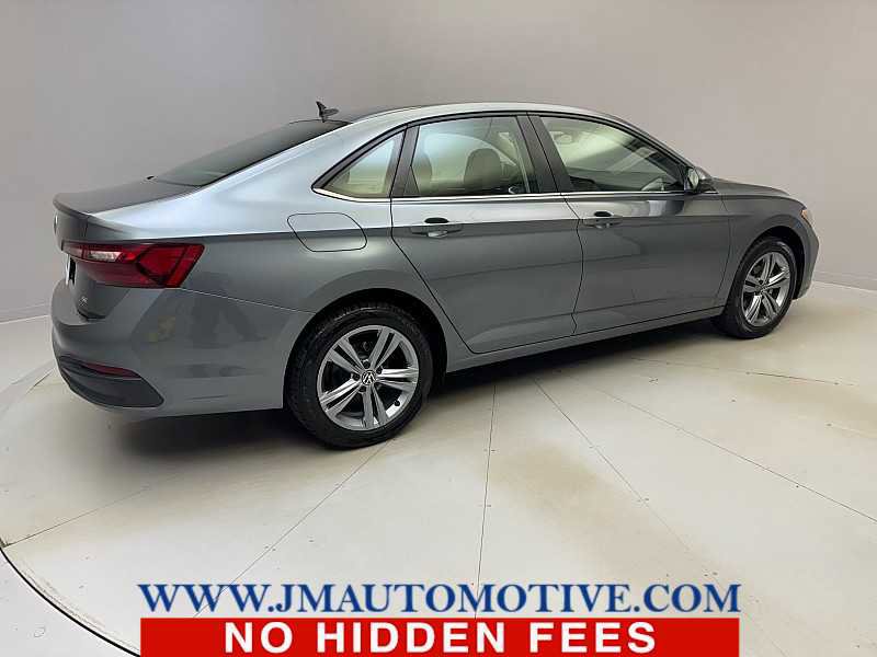 Used 2024 Volkswagen Jetta SE FWD image 5
