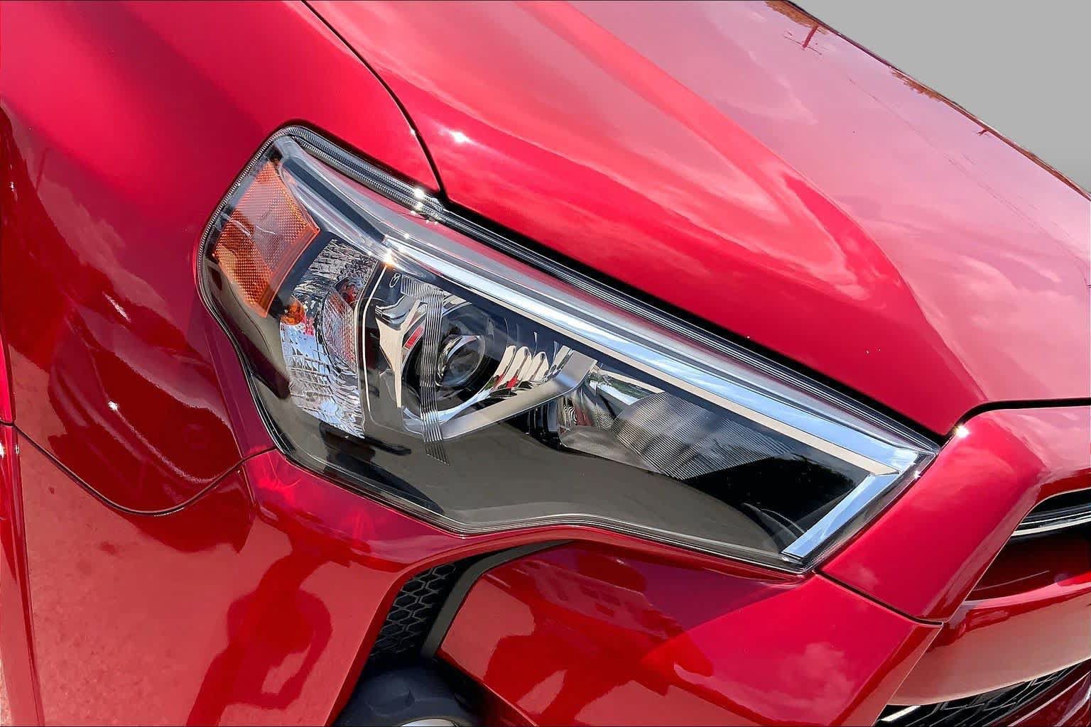 Used 2023 Toyota 4Runner SR5 Premium w/ Moonroof Package AWD/4WD image 28