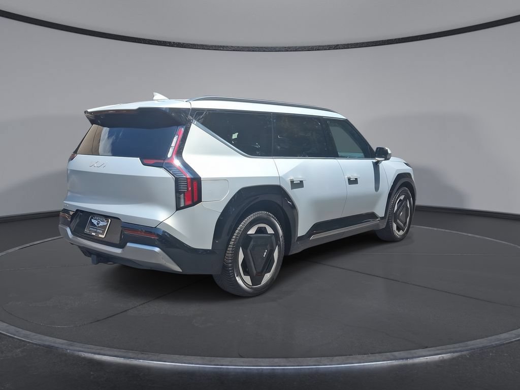 Used 2024 Kia EV9 Land AWD/4WD image 25