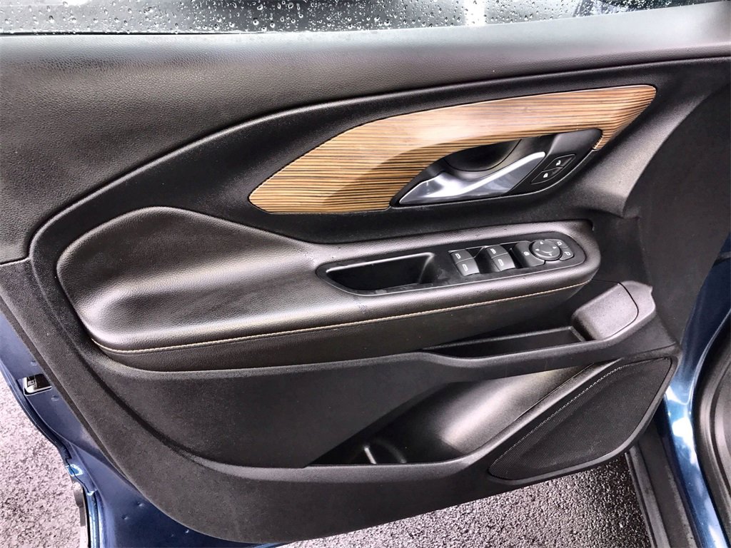 Used 2020 GMC Terrain SLE image 13