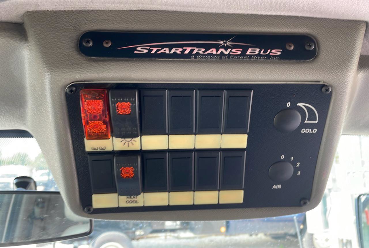 Used 2015 Chevrolet Express 3500 w/ Shuttle Bus Package RWD image 25