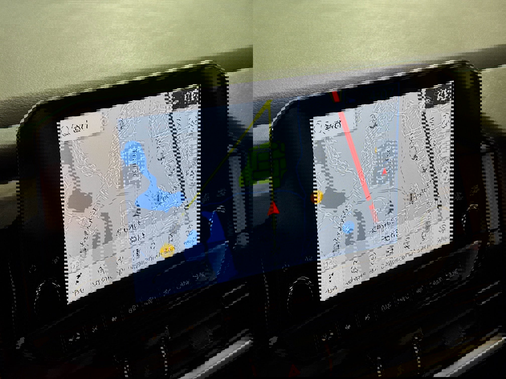 Used 2023 Nissan Pathfinder SL image 2