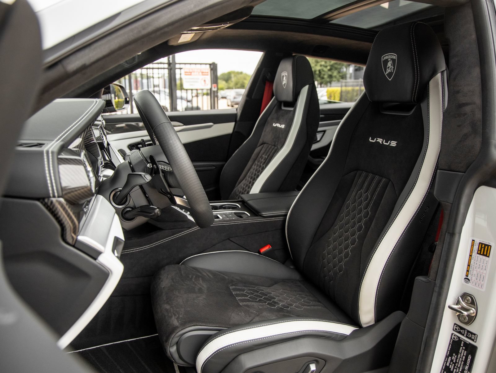 Used 2024 Lamborghini Urus S AWD/4WD image 24