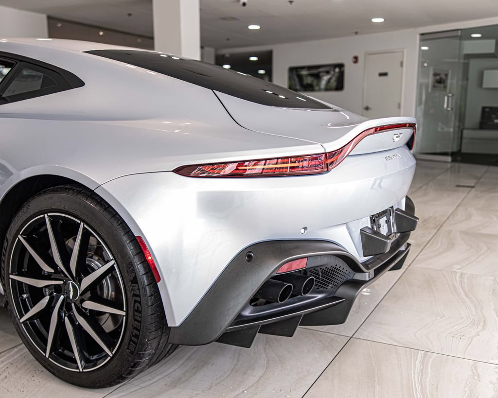 Used 2020 Aston Martin V8 Vantage Coupe RWD image 14