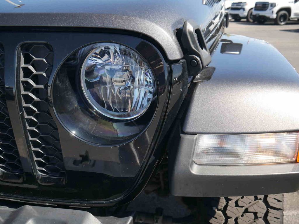 Certified 2023 Jeep Gladiator Willys image 24