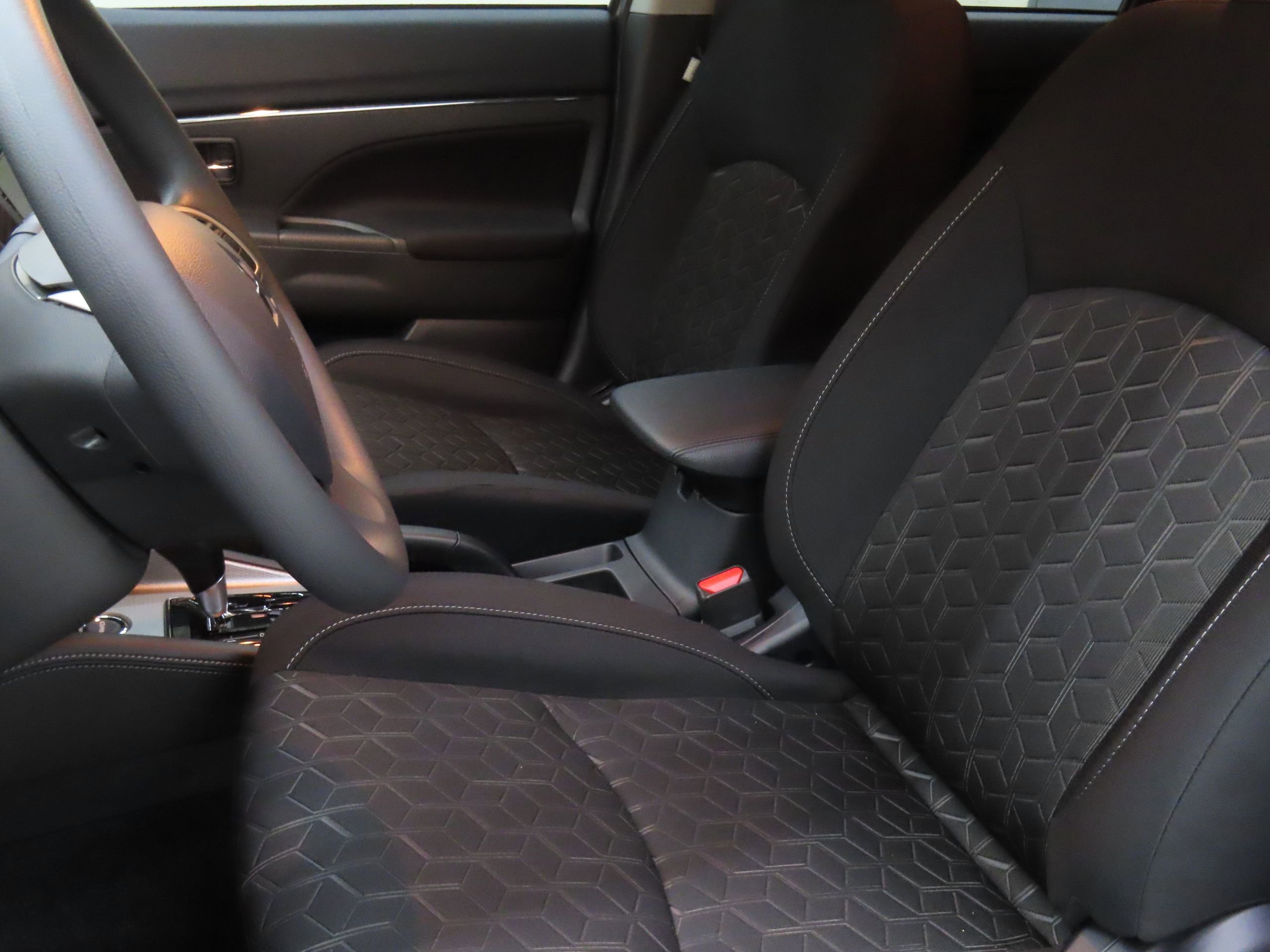 New 2025 Mitsubishi Outlander Sport ES image 10