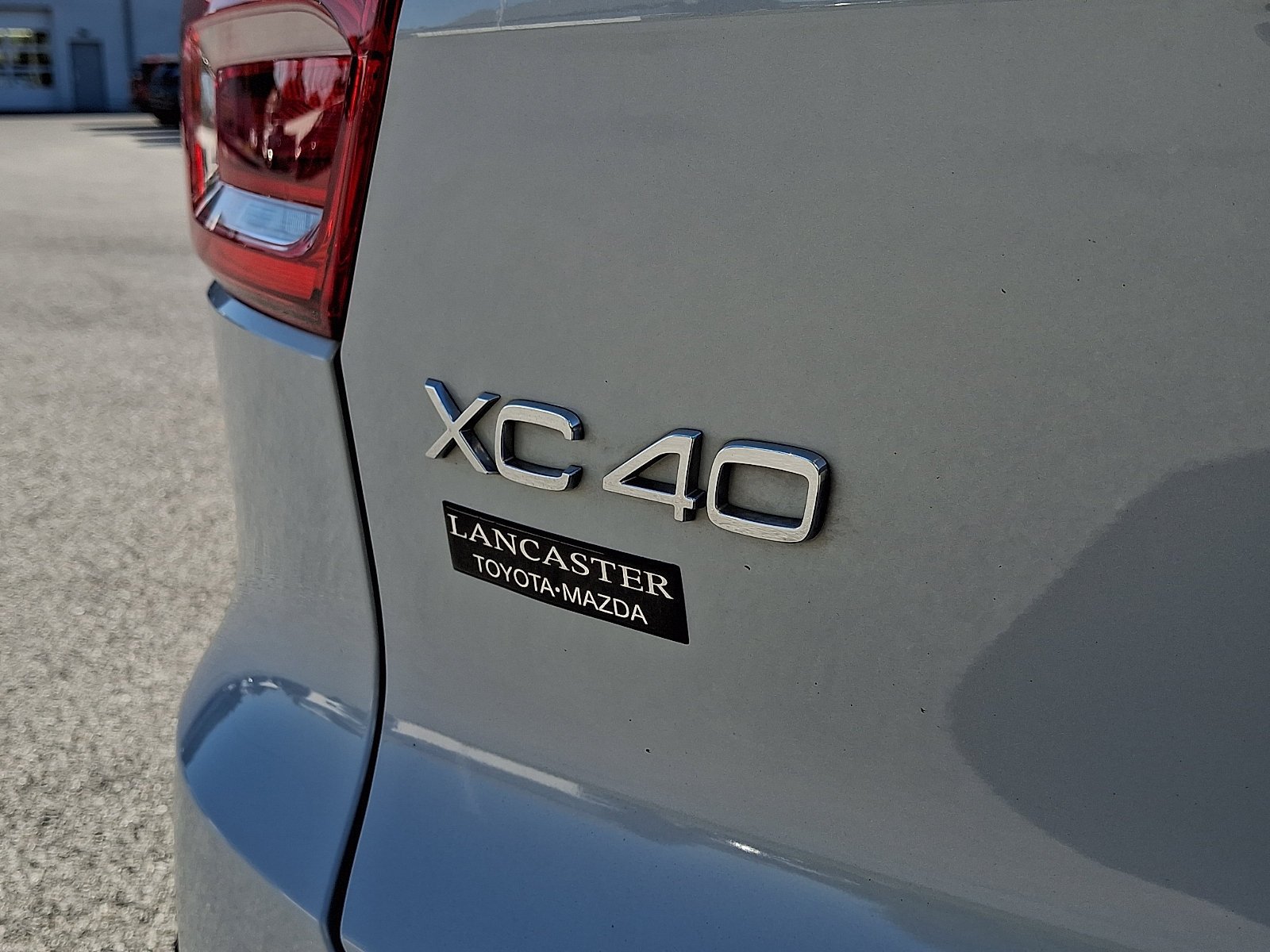 Used 2022 Volvo XC40 T5 R-Design w/ Advanced Package AWD/4WD image 33