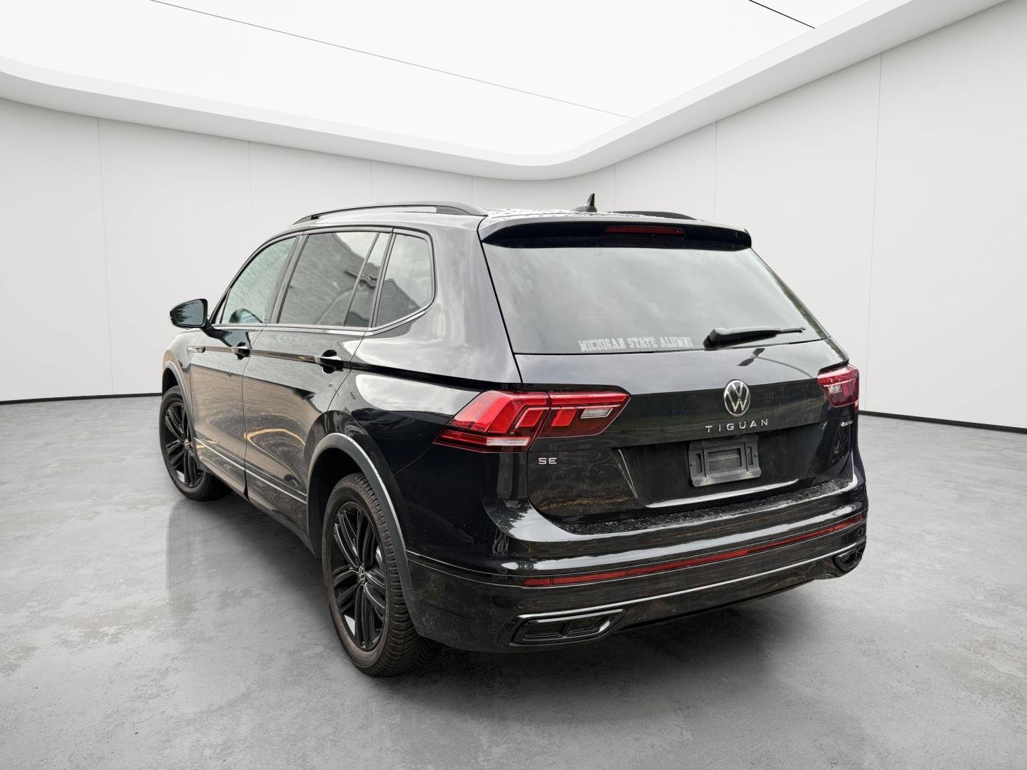 Used 2022 Volkswagen Tiguan SE R-Line AWD/4WD image 6