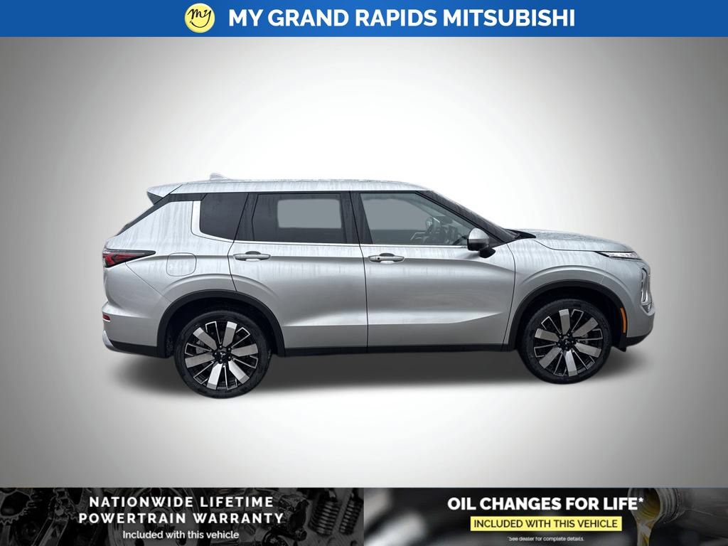 New 2026 Mitsubishi Outlander SE AWD/4WD image 9
