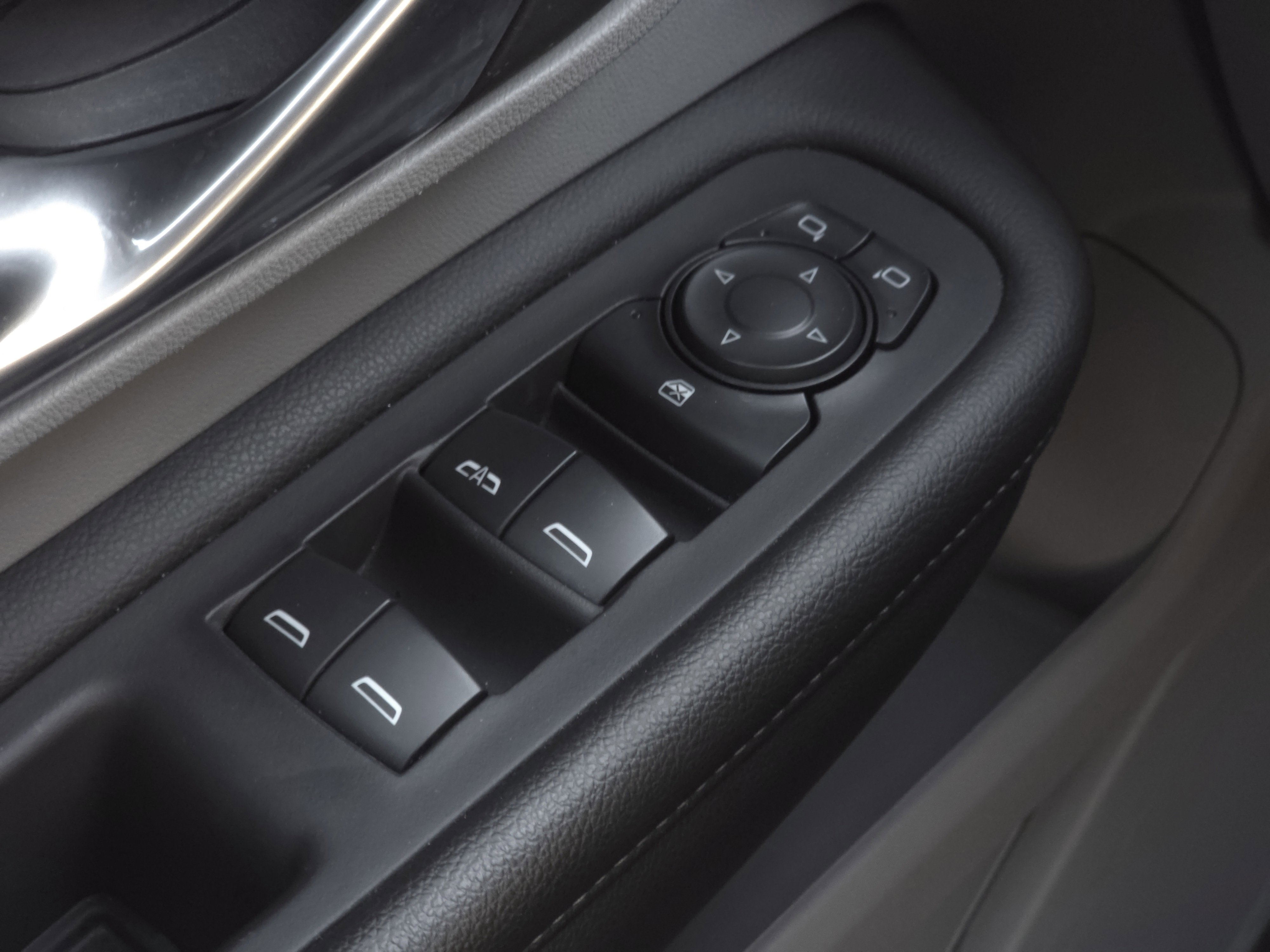 Used 2024 GMC Terrain SLE image 23